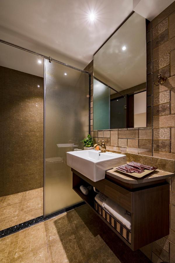 Sunflower Luxury Hotel Thành Pho Ho Chí Minh Esterno foto