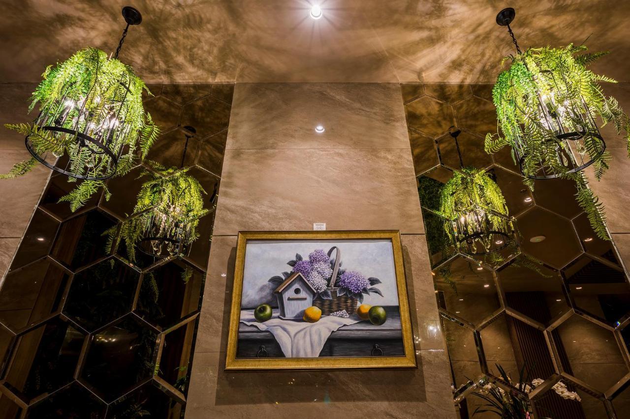 Sunflower Luxury Hotel Thành Pho Ho Chí Minh Esterno foto